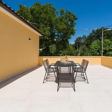 Villa Ljuba *